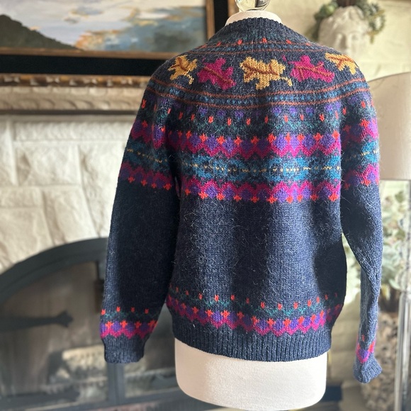 Beautiful Woolrich Multicolor Wool and Angora Blend Cardigan - Picture 2 of 7